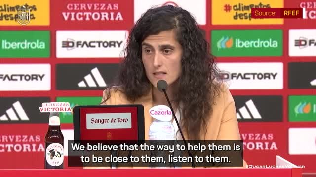 New Spain coach leaves Hermoso out of squad to 'protect her'