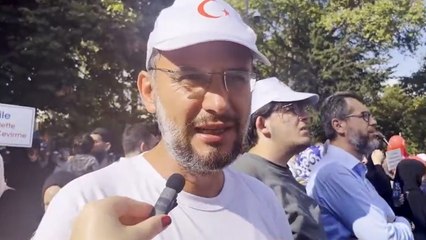 LGBTİ+'ları hedef alan yürüyüşe katılan bir kişinin söyledikleri sosyal medyada alay konusu oldu