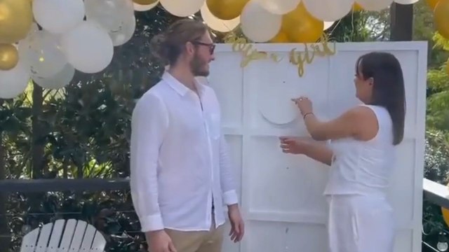 Lovely couple plays a nail-biting game of Tic Tac Toe to find out their baby's gender