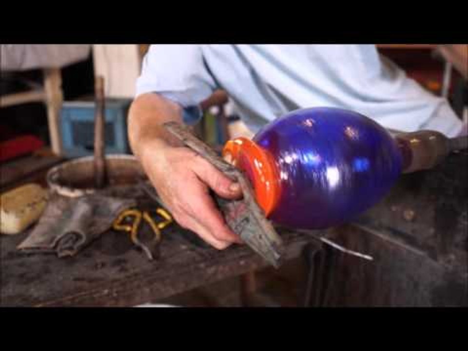 Drayton Glass Works - Glass Blowing A Vase