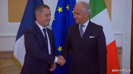 Скачать видео: Darmanin: Francia a fianco dell'Italia contro immigrazione irregolare