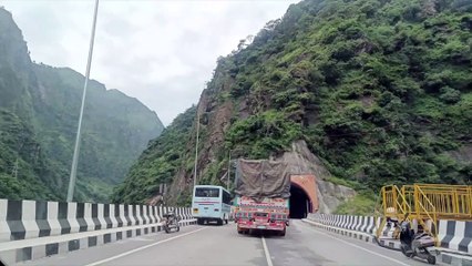 मनाली से चंडीगढ़ हाईवे के ताज़ा हालात, Tourists are now coming- Volvo, buses till Manali (Patlikuhl)