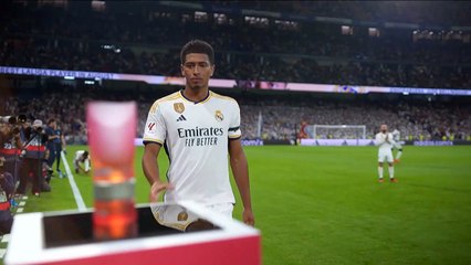 Jude Bellingham receives LaLiga player of the month award