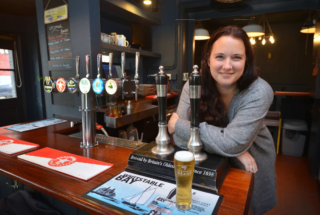 The Fountain Inn, in Queens Road, Hastings, Eas...