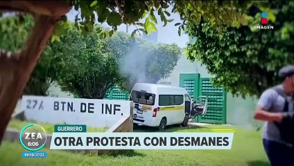 Normalistas protestan en el 27 Batallón de Infantería en Iguala