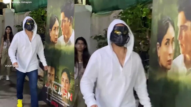 Raj Kundrra calls Esha Gupta 'Hot', Netizens react