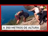 Homens brigam durante sessão de fotos na Pedra do Telégrafo (RJ)