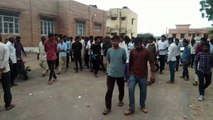 Discom: Government of Rajasthan: करंट से युवक की मौत, लोगों ने जताया आक्रोश, वार्ता के बाद सहमति