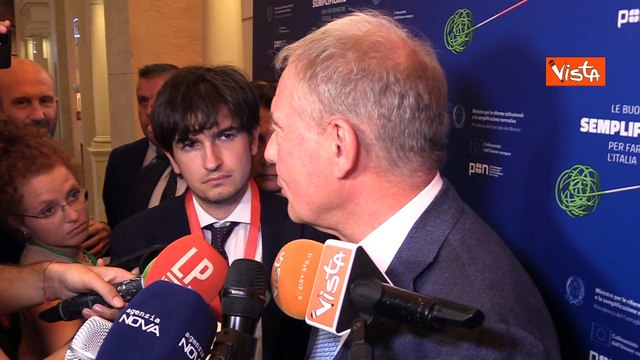 Urso: Gli interventi sul caro voli non sono tetto a tariffe, ma maggiore tutela per cittadini