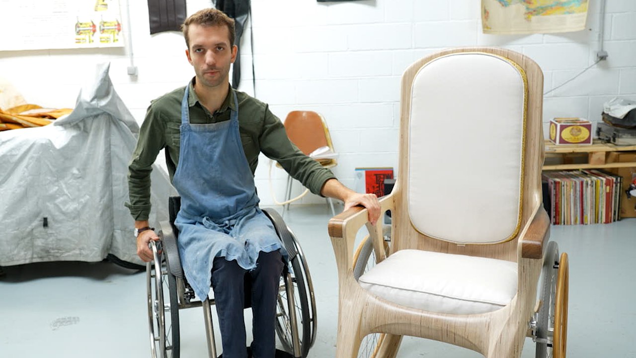 Un ingénieur construit un fauteuil roulant avec...
