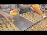 Thailand Street Food - Two Ways Of Doing Crepes And None Of Them Are French - Loy Krathong 2019