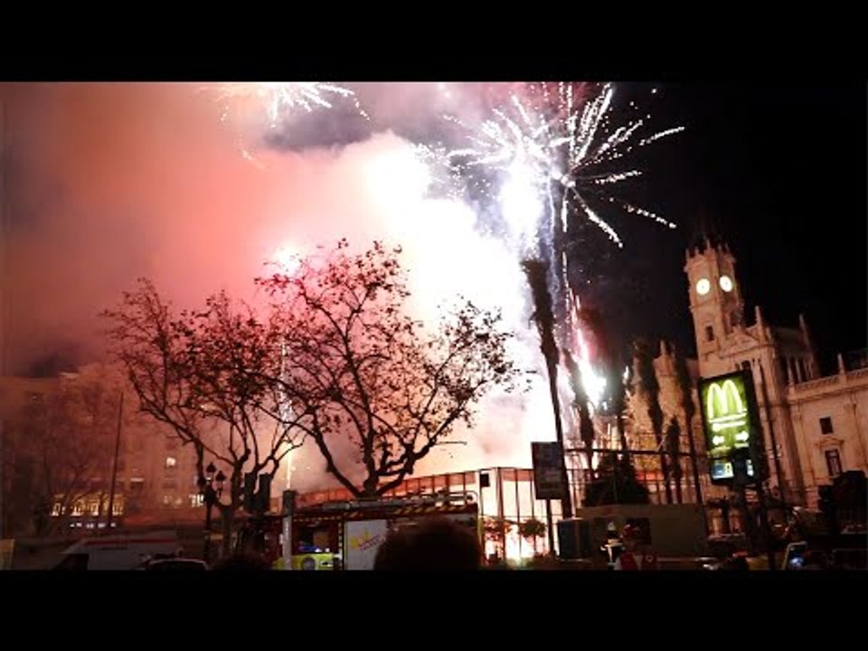 First Night Mascleta - Mascletà Nocturna - March 7th-Fallas 2020 - Pyrotechnicians Tomás - Colores