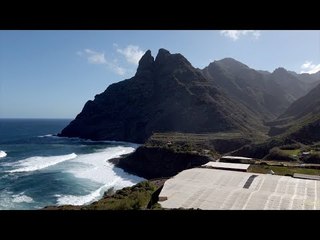 Punto del Hidalgo - Beautiful Mountains, Rough Sea And Street Art! Bonus: A dash of eerie atmosphere