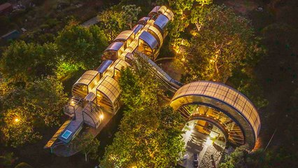 Explore a Stunning Futuristic Home with Detachable Rooms in Malibu 🌿
