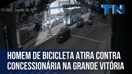 Homem de bicicleta atira contra concessionária na Grande Vitória