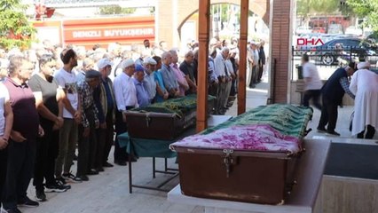 Elektrikli bisiklete çarpan otomobilde hayatını kaybeden çift toprağa verildi