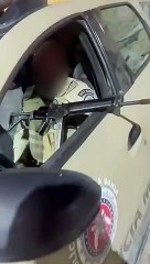 PM é flagrado 'tirando cochilo' com fuzil no colo em Valéria