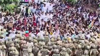 बारां: कांग्रेस नेता की रिहाई की मांग, समर्थकों ने पैदल मार्च निकालकर किया प्रदर्शन