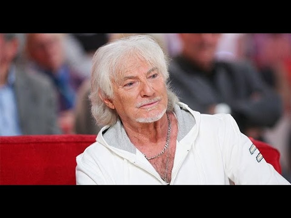 Perte de mémoire: Hugues Aufray a oublié les paroles de sa propre chanson en direct