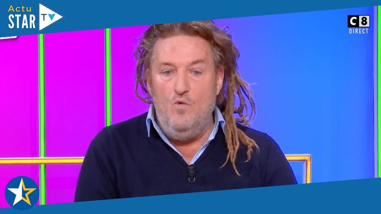 Olivier Delacroix et sa tronche particulière, il n'est plus allé chez un coiffeur depuis 35 ans