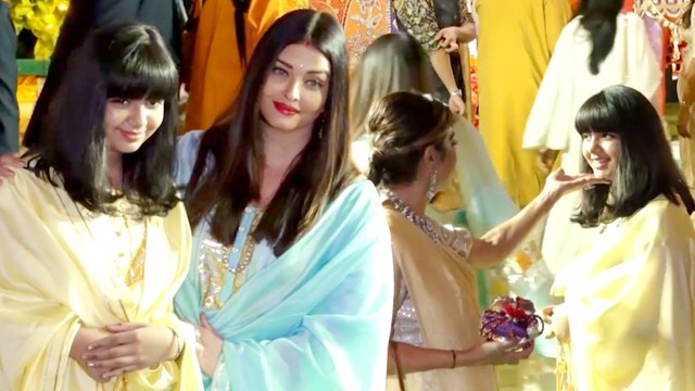 Mother-Daughter Duo Aishwarya Rai and Aaradhya at Ambani's Ganpati