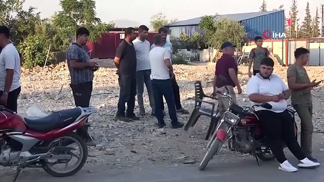 Aylardır korku içerisinde yaşıyordu... 7 katlı binanın yerle bir olmasıyla rahat nefes aldı