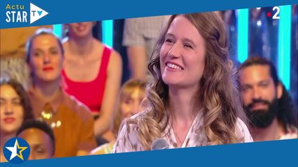 Je cherchais le fruit de l'amour     Caroline N’oubliez pas les paroles donne de ses nouvelles