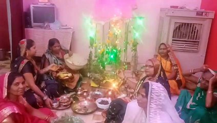 शिव जी से सुहागन का वरदान मांग किया फुलहरा विसर्जन