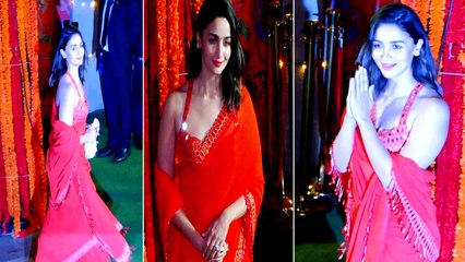 Alia Bhatt Shimmery Red साड़ी पहने बिना Ranbir के पहुंचीं Ambani के घर, गणेश उत्सव की बढ़ाई रौनक,