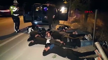 Polisin ‘dur’ ihtarına uymayan insan kaçakçıları kaza yaptı