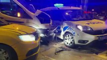 Polis aracı, servis minibüsü ve taksi çarpıştı: 3’ü polis 6 yaralı