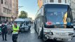 Freni Boşalan servis otobüsü 4 araca çarptı