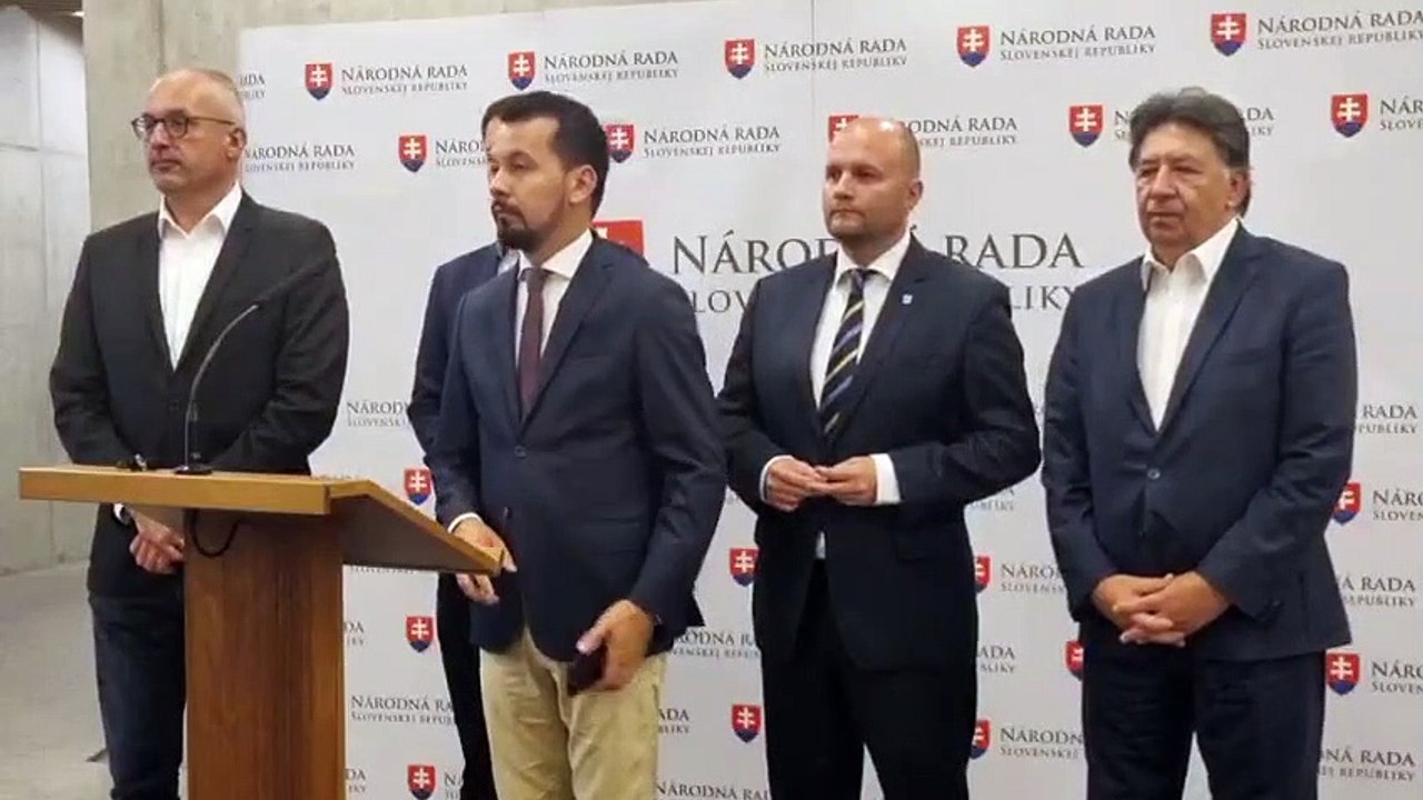 ZÁZNAM: J. Šeliga: R. Fico straší migrantmi, po voľbách sa táto téma skončí