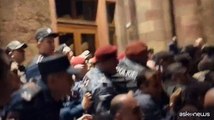 Nagorno Karabakh, disordini a Erevan davanti al palazzo del governo armeno
