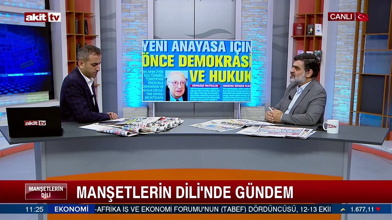 Trajikomik müslümanlar başörtüsü karşıtına bel bağlamış