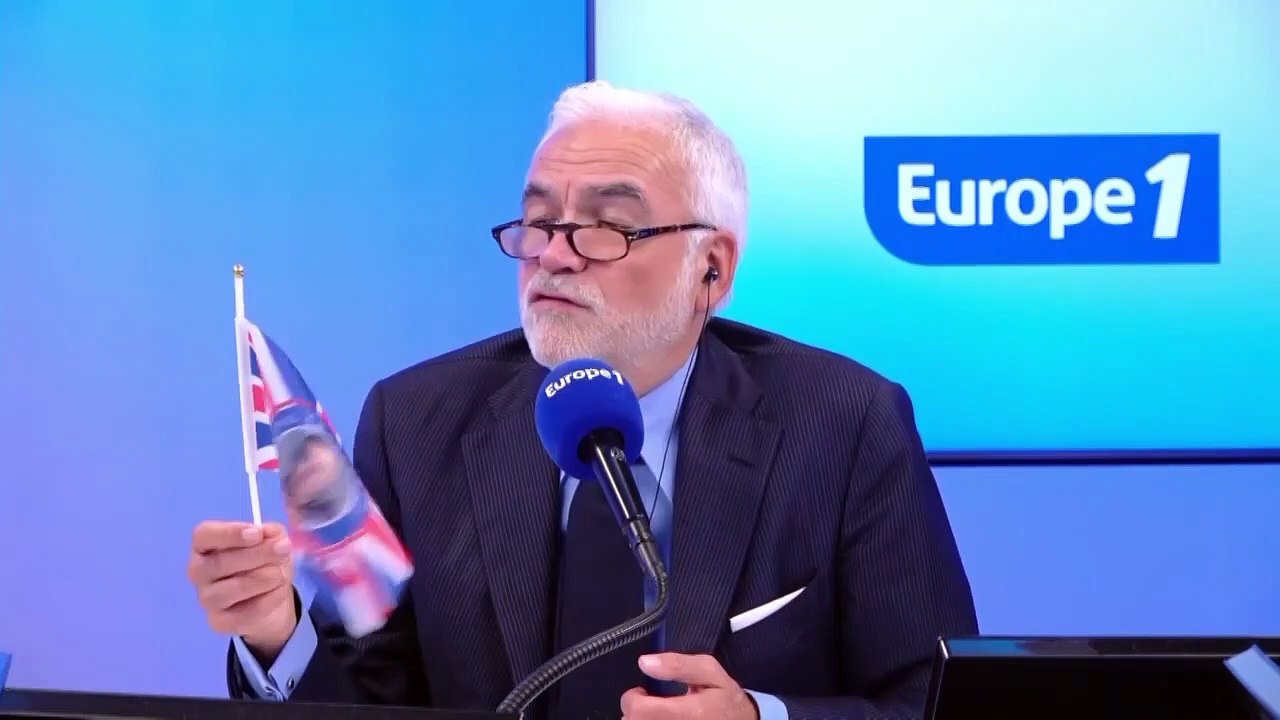 Pascal Praud et vous - Harcèlement : pour ou contre l'intervention des forces de l'ordre à l'école ? Des enseignants divisés