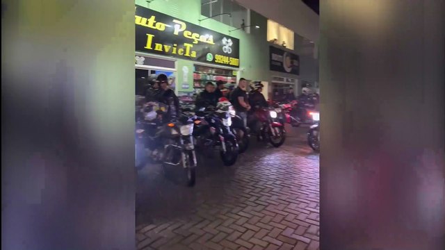 Motoboys homenageiam Alisson, motoboy morto após acidente em Piraquara