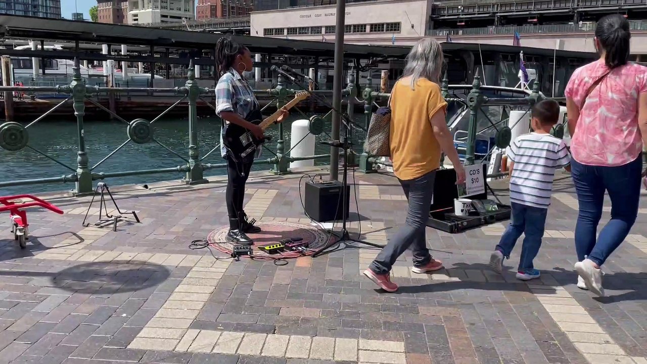 Watch: Roshani at Circular Quay