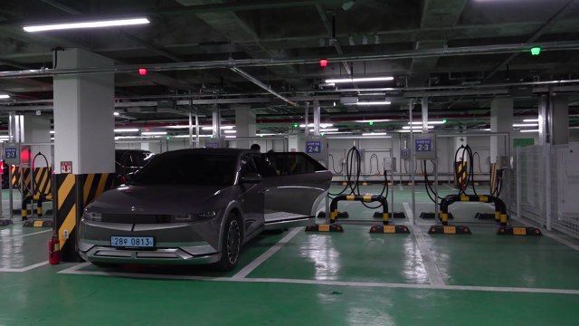 [경북] 경북 경산시, 지역 기업 '전기차 자동 충전 시스템' 시범 운영 / YTN