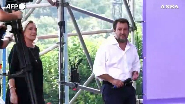 Pontida sceglie Le Pen e lei loda Salvini: Scelta giusta