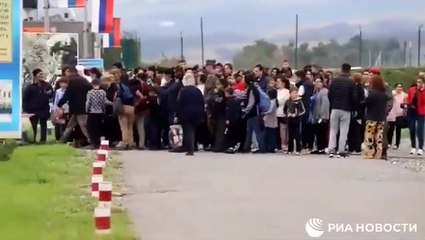 Azerbaycan'ın operasyonunun ardından Hocalı'daki Ermeniler şehri terk ediyor