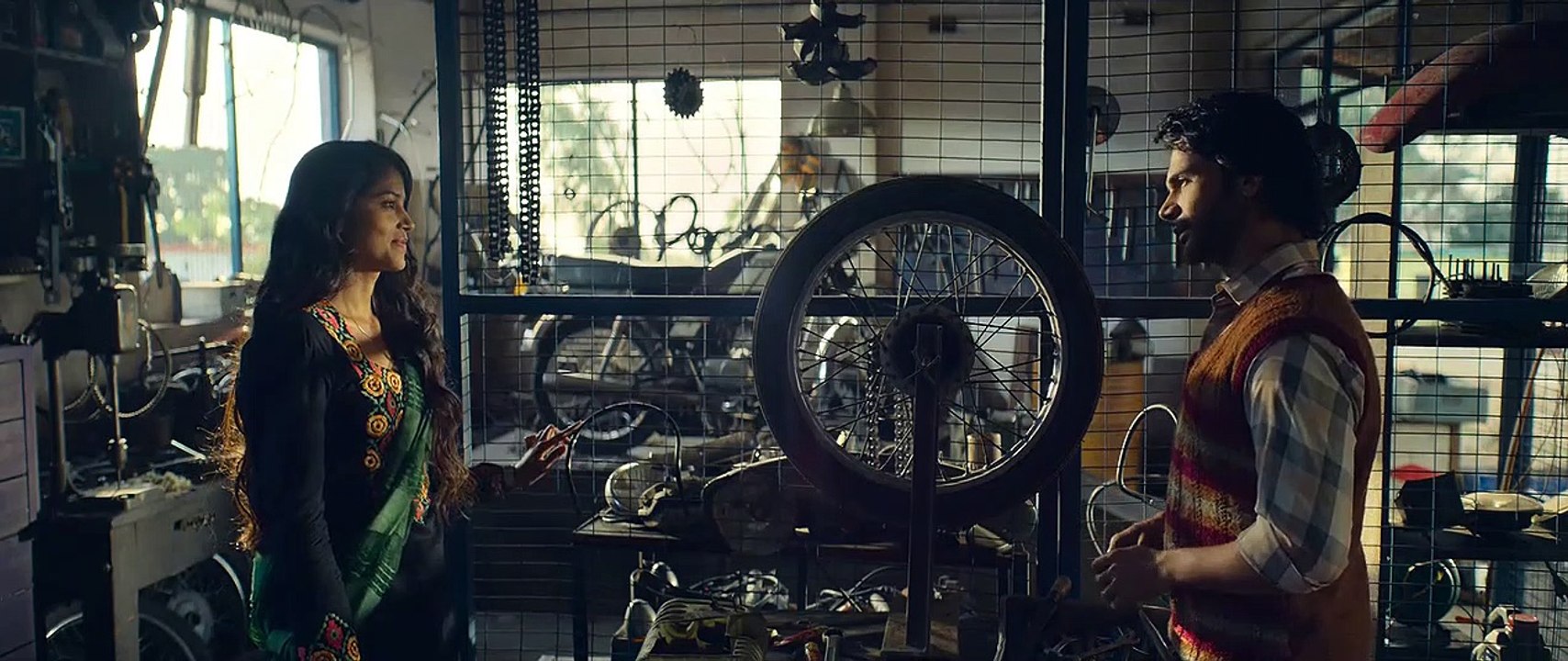 Guns And Gulaabs S01 E02 - 006