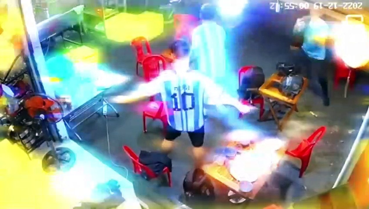 55 Moments Incroyables Filmés Par des Caméras de Surveillance