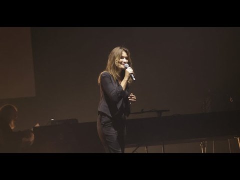 PHOTOS Carla Bruni-Sarkozy au naturel face à JoeyStarr : de grands artistes réunis pour l'icône Barb