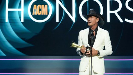 Download Video: Tim McGraw Fights Back Tears Talking About Faith Hill And Daughters In Emotional ACM Awards Speech