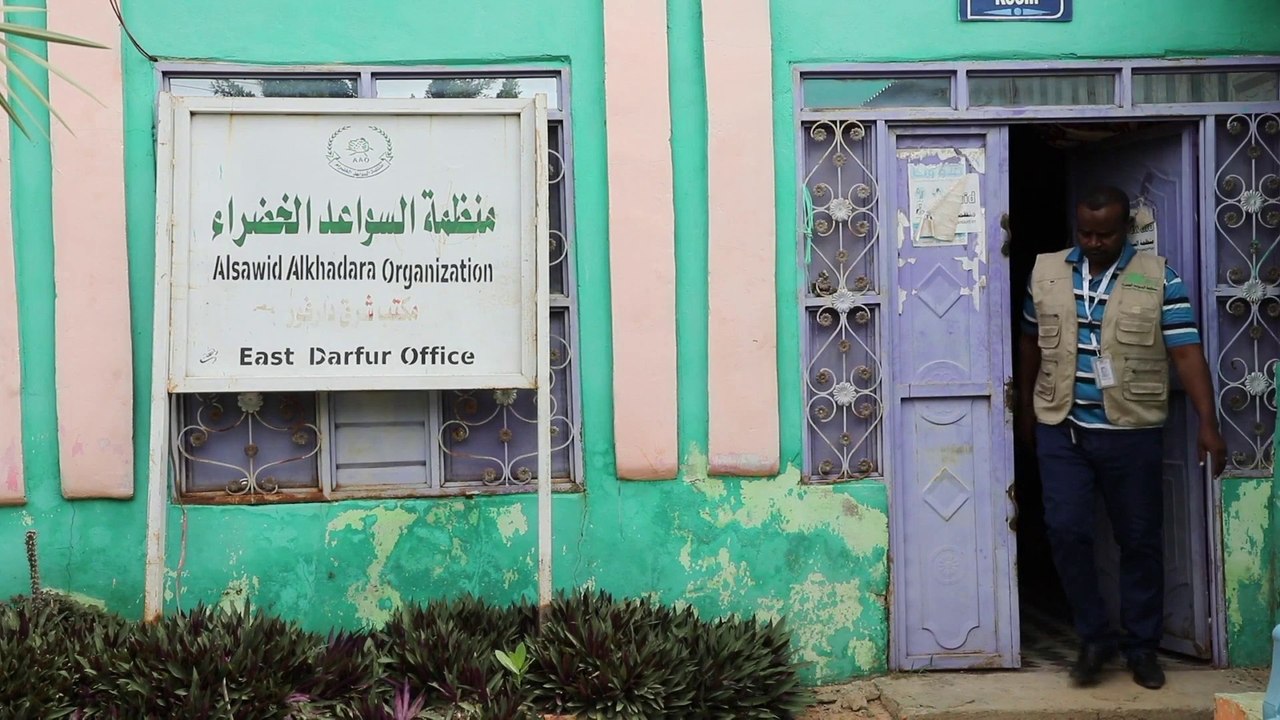 تفاقم مأساة آلاف السودانيين بمعسكرات النزوح ومراكز الإيواء في دارفور