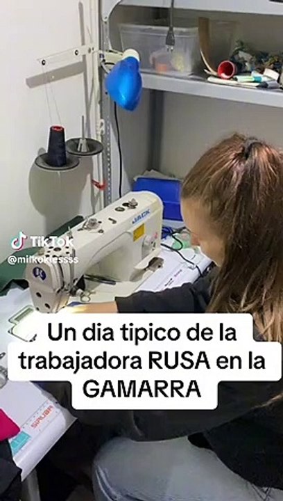 Rusa vende ropa en Gamarra: "Compre barato"