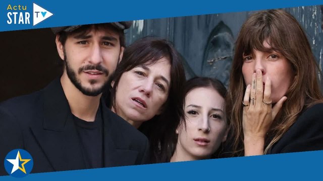 Tu peux pas cacher ça Charlotte Gainsbourg, ces photos coquines et gênantes, qui mettent ses