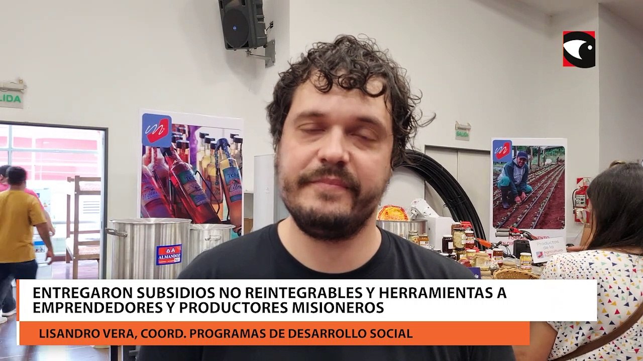 Entregaron subsidios no reintegrables y herramientas a emprendedores y productores misioneros