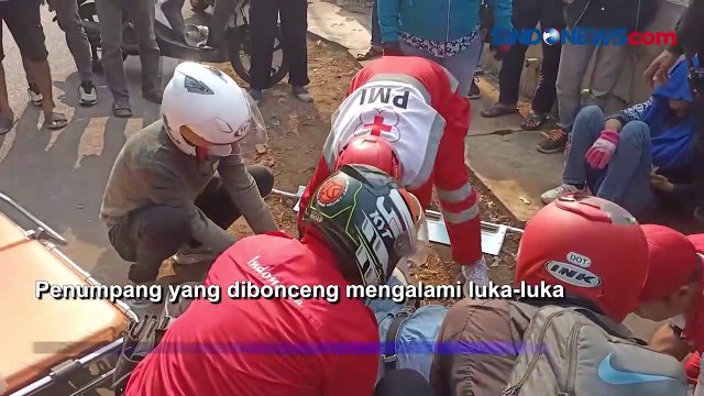 Lakalantas, Pemotor Wanita Pingsan di Jalan dan Penumpang Terluka di Duren Sawit
